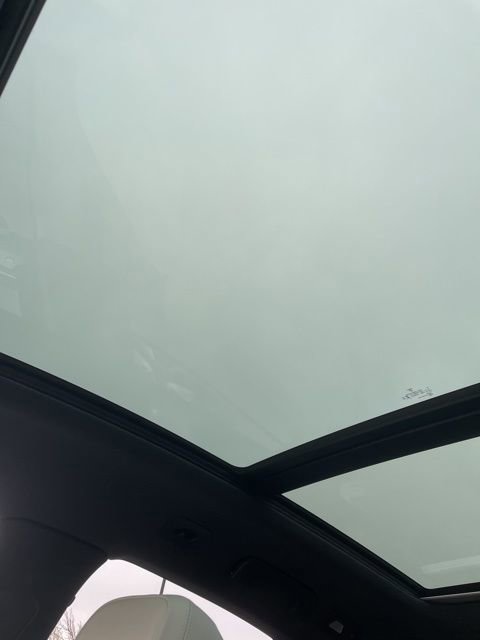 Used 2024 Porsche Macan image 9