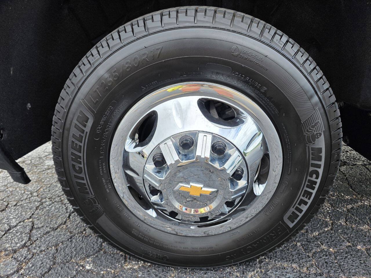 Used 2025 Chevrolet Silverado 3500 LT w/ Convenience Package AWD/4WD image 27