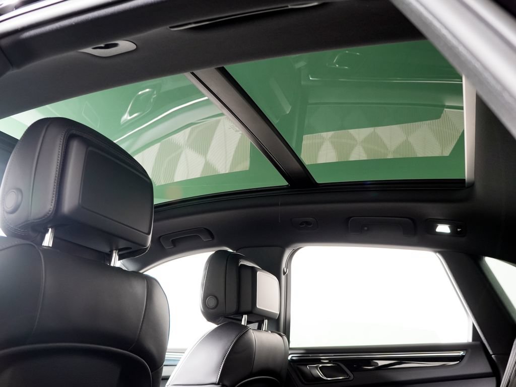 New 2026 Porsche Macan AWD/4WD image 17