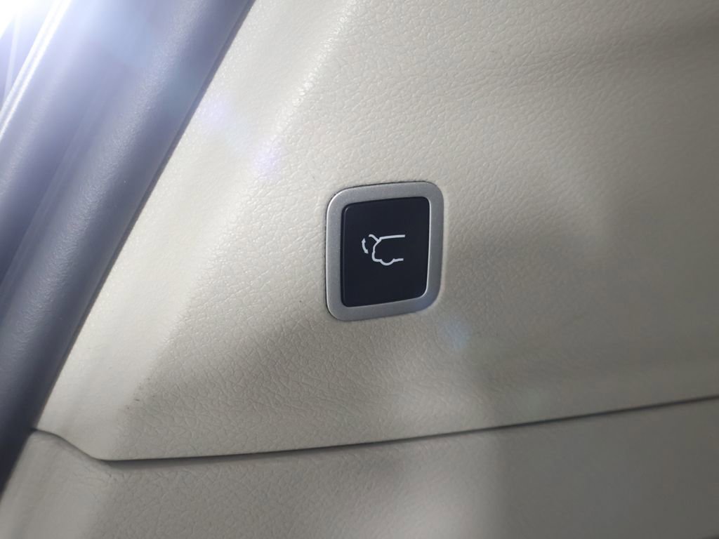 Used 2023 Chrysler Pacifica Limited image 21