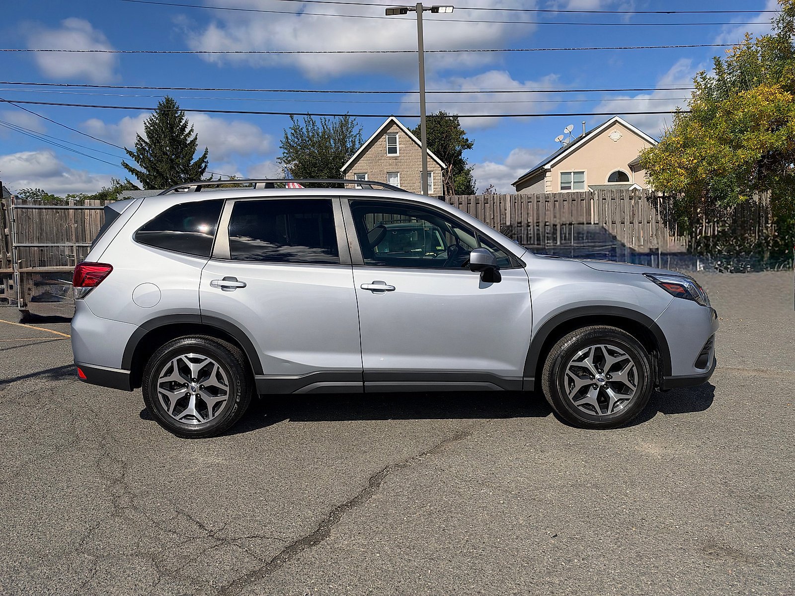 Used 2023 Subaru Forester Premium AWD/4WD image 9