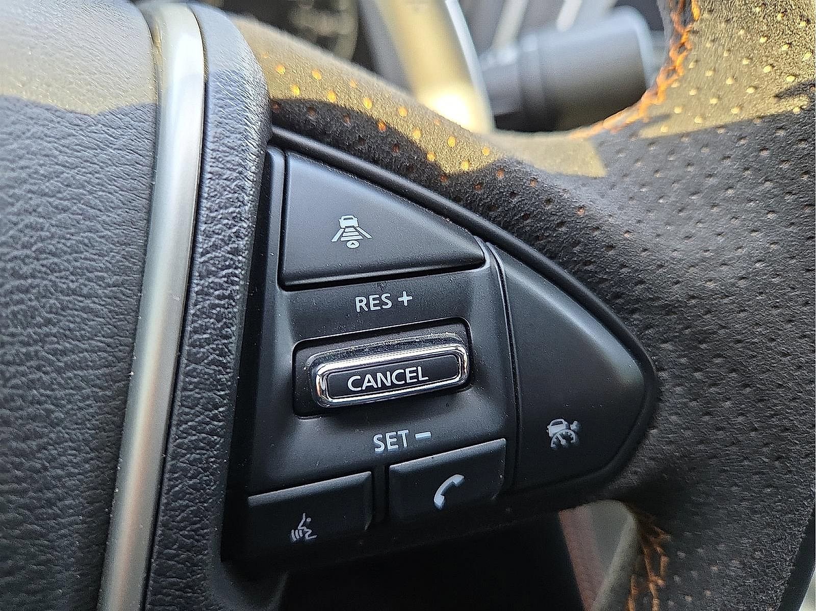 Used 2023 Nissan Maxima SR w/ Sport Mat Group image 16