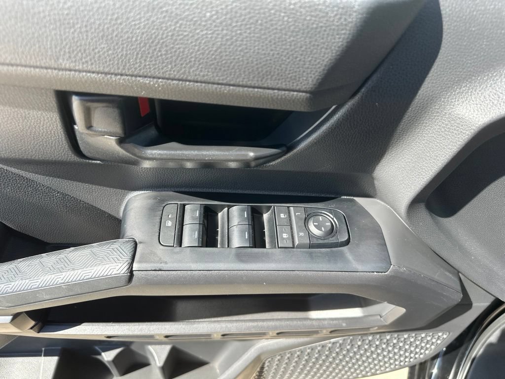 Used 2025 Toyota Tacoma SR5 AWD/4WD image 19