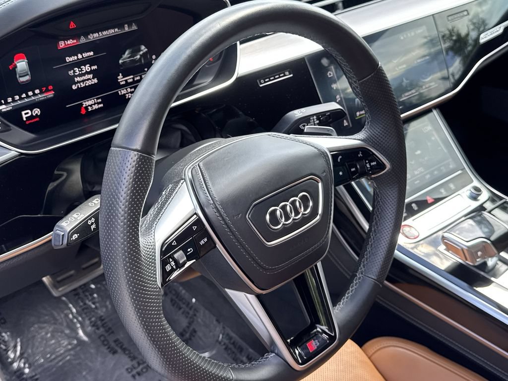 Used 2022 Audi S8 AWD/4WD image 11