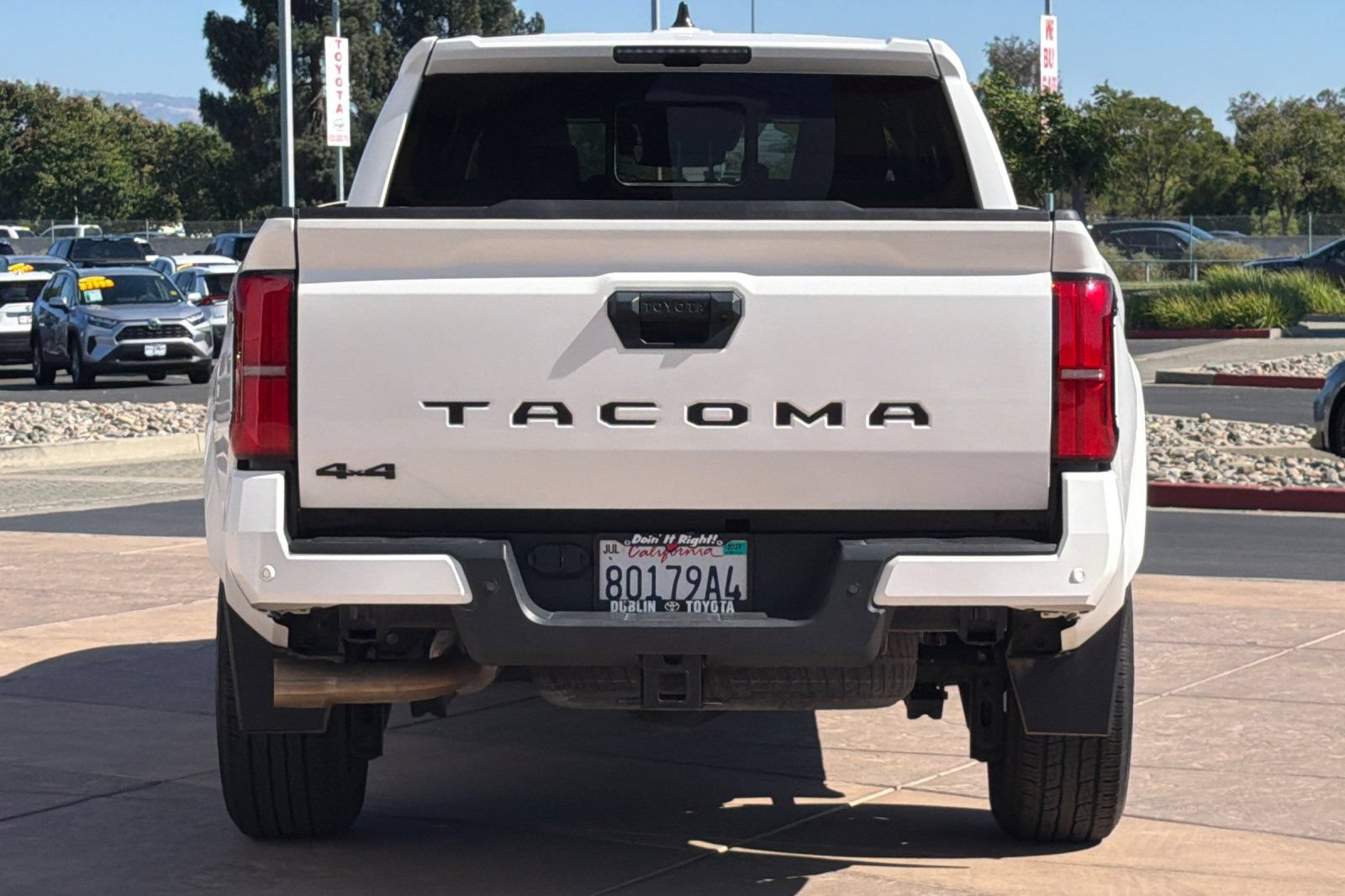 Used 2024 Toyota Tacoma TRD Sport w/ TRD Sport Upgrade Package AWD/4WD image 5