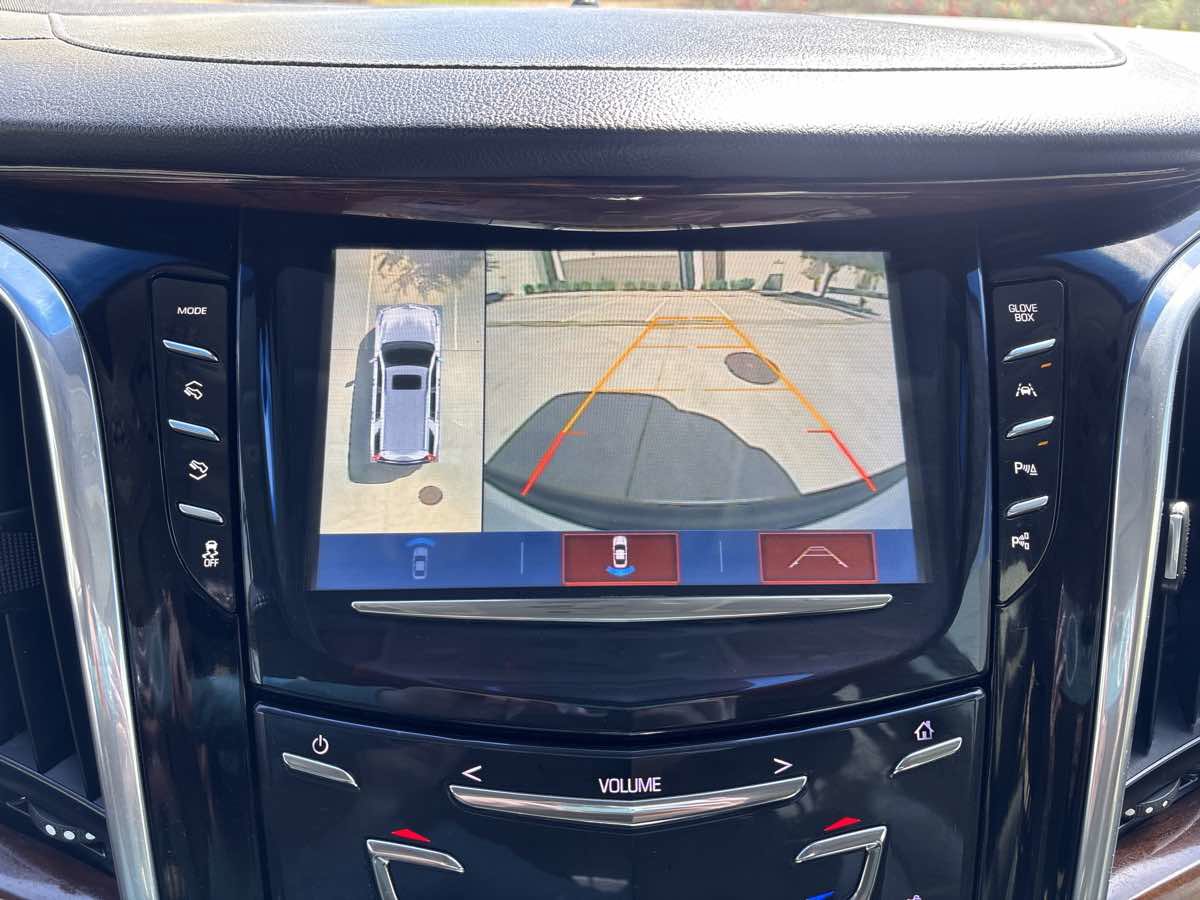 Used 2019 Cadillac Escalade ESV Luxury AWD/4WD image 33