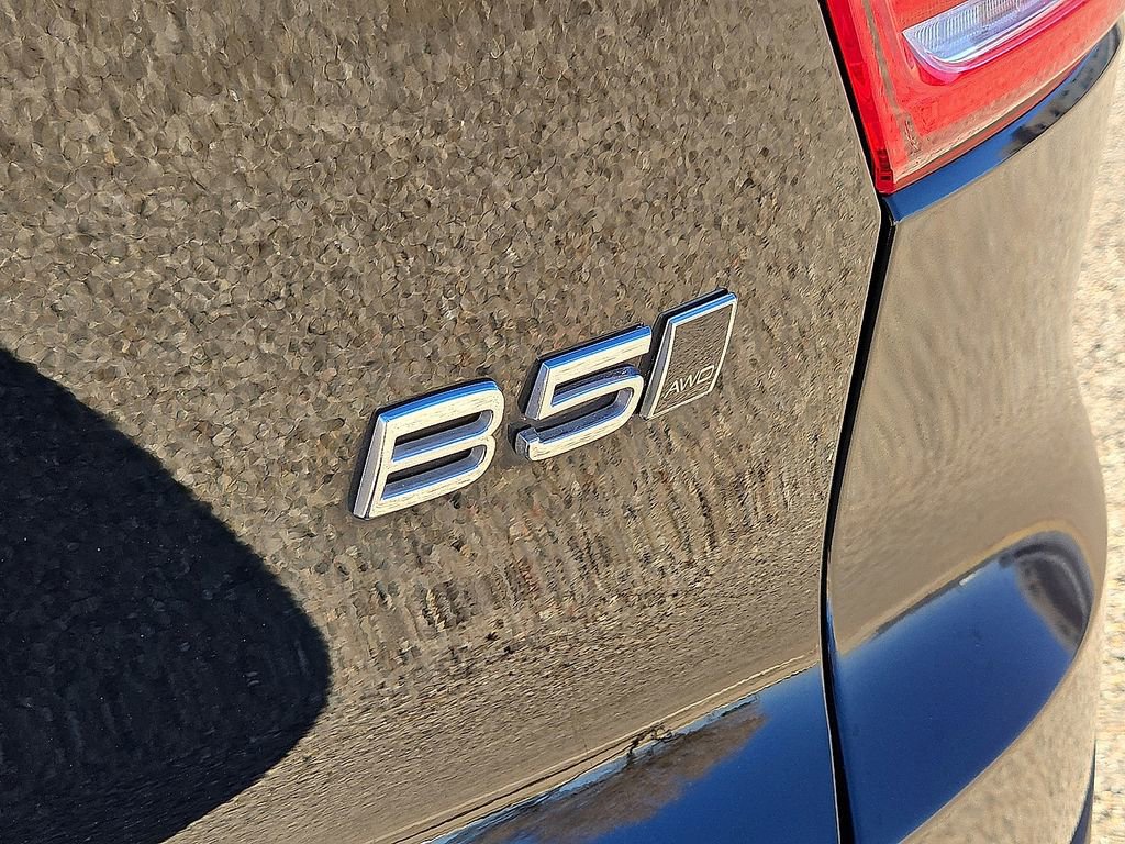 Certified 2023 Volvo XC40 B5 Plus w/ Protection Package Premier image 14