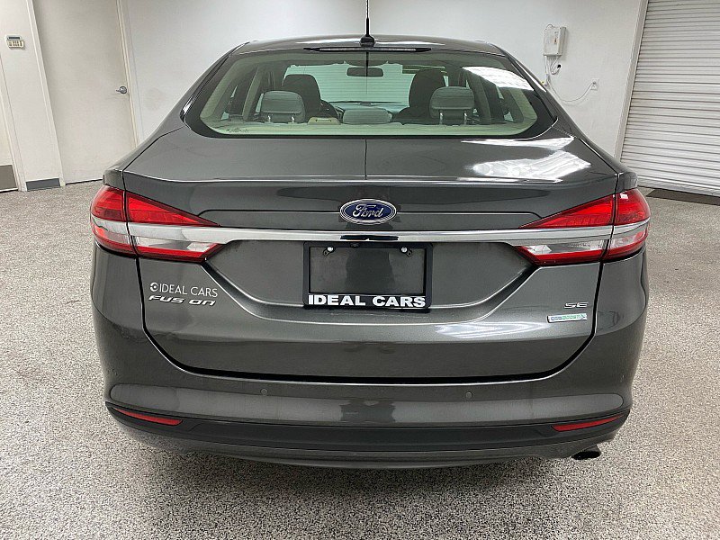 Used 2017 Ford Fusion SE w/ Fusion SE Technology Package image 6