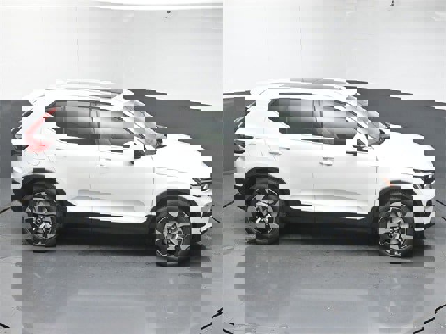 New 2025 Volvo XC40 B5 Plus w/ Protection Package Premier image 51