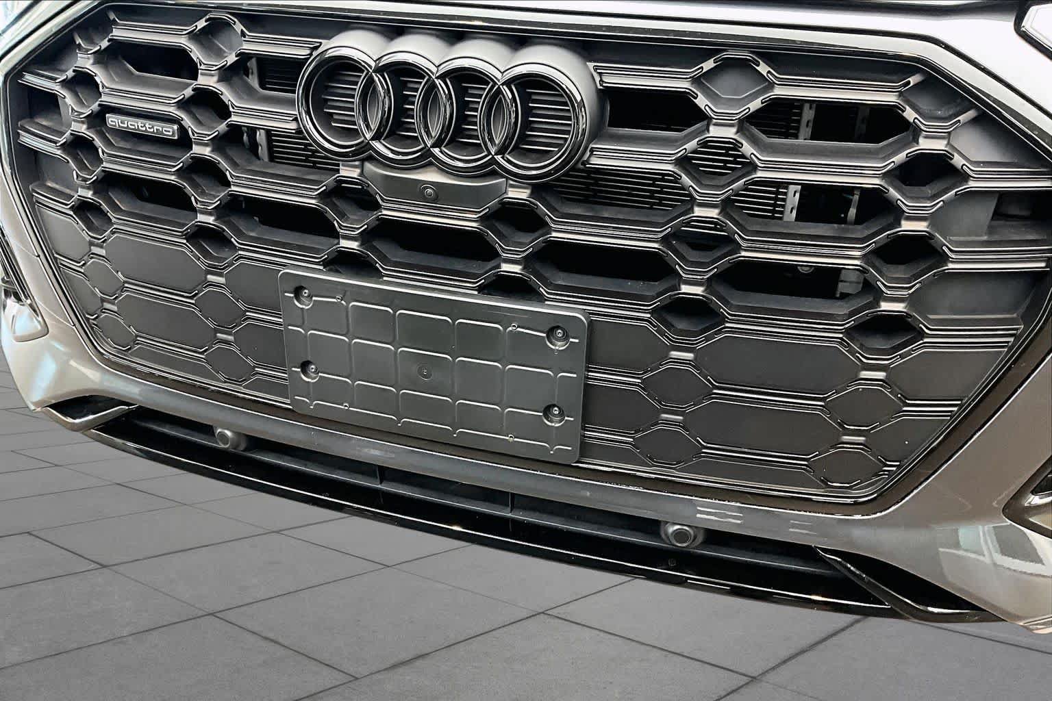 Used 2024 Audi Q5 e Prestige w/ Prestige Package AWD/4WD image 32