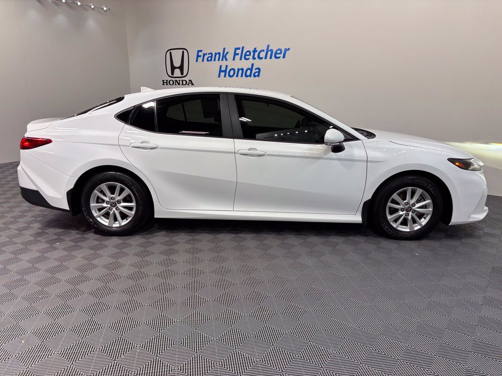 Used 2025 Toyota Camry LE FWD image 7