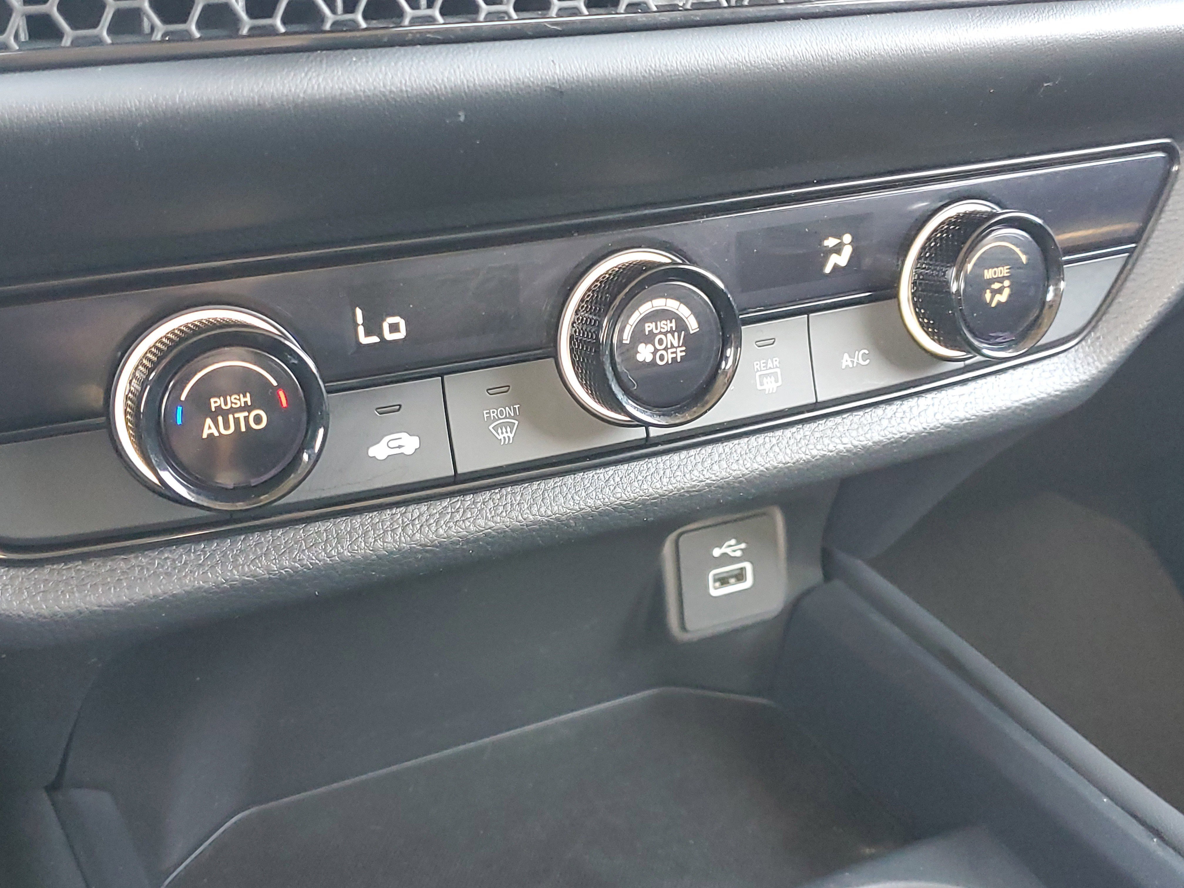 Used 2025 Honda HR-V LX image 26