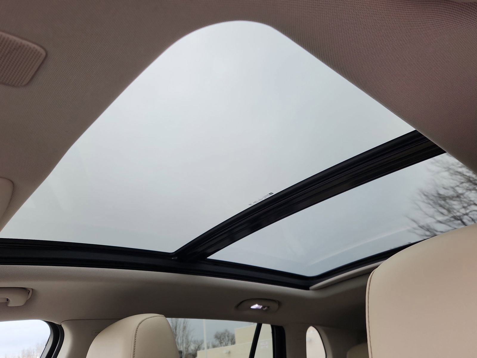 Used 2019 Buick Envision Premium w/ Driver Confidence Package image 26