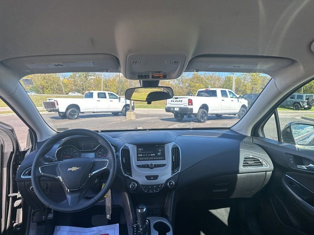 Used 2018 Chevrolet Cruze LS image 19