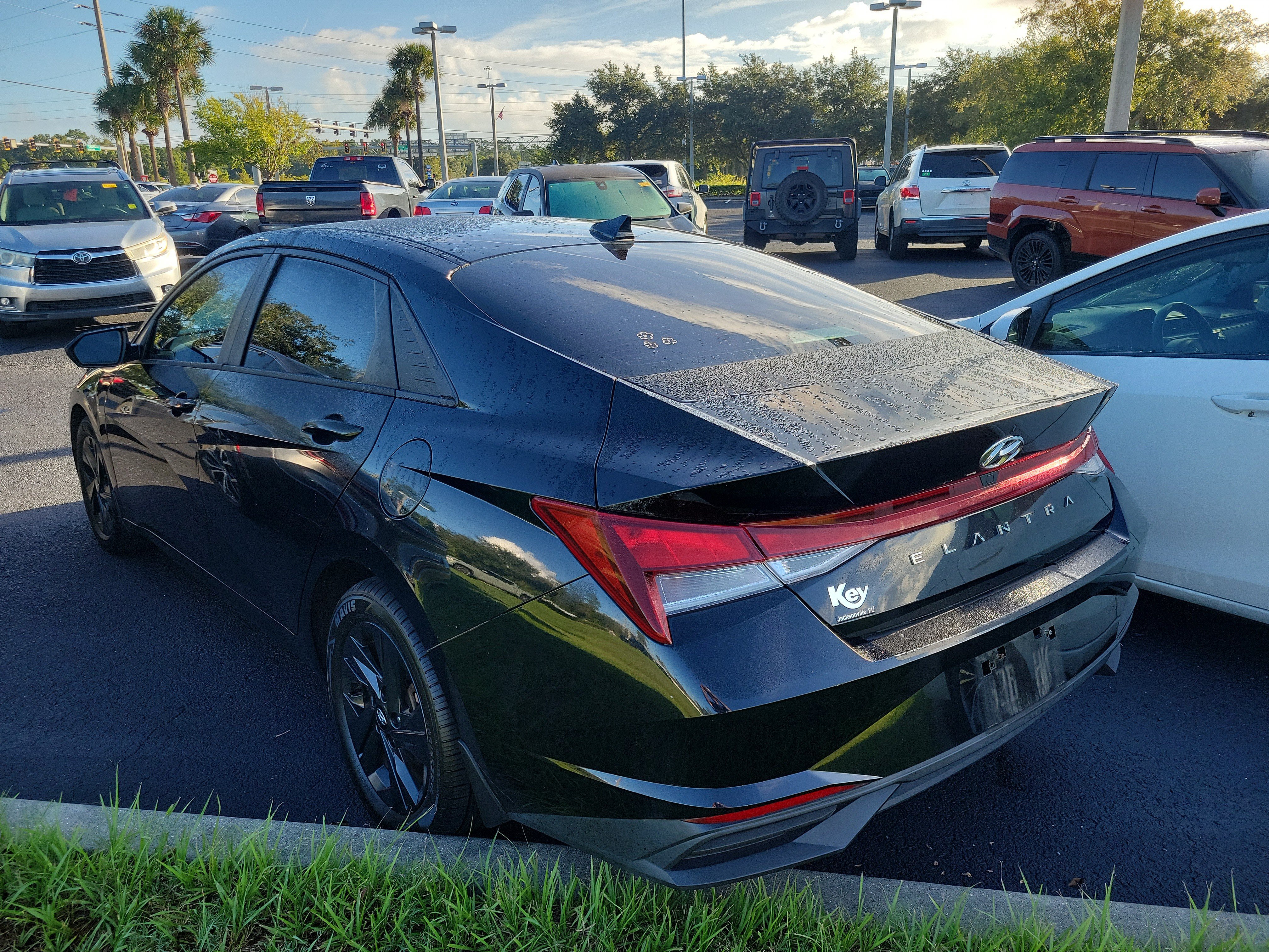 Used 2022 Hyundai Elantra SEL FWD image 30