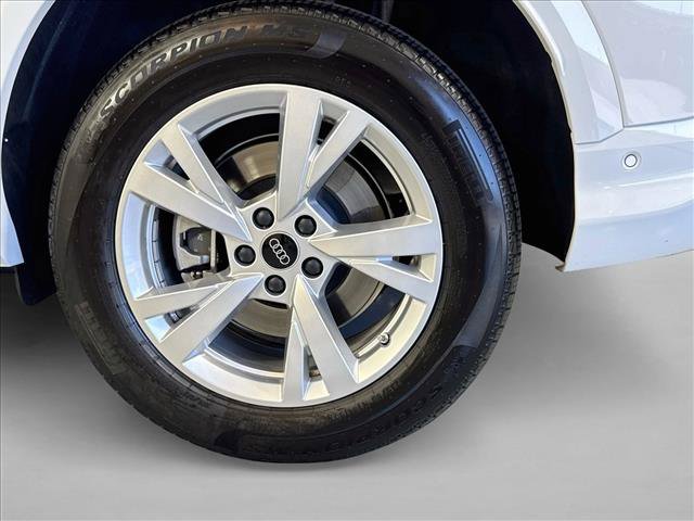 Used 2025 Audi Q5 Premium AWD/4WD image 28
