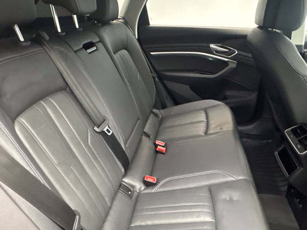 Used 2024 Audi Q8 e-tron Premium Plus AWD/4WD image 33
