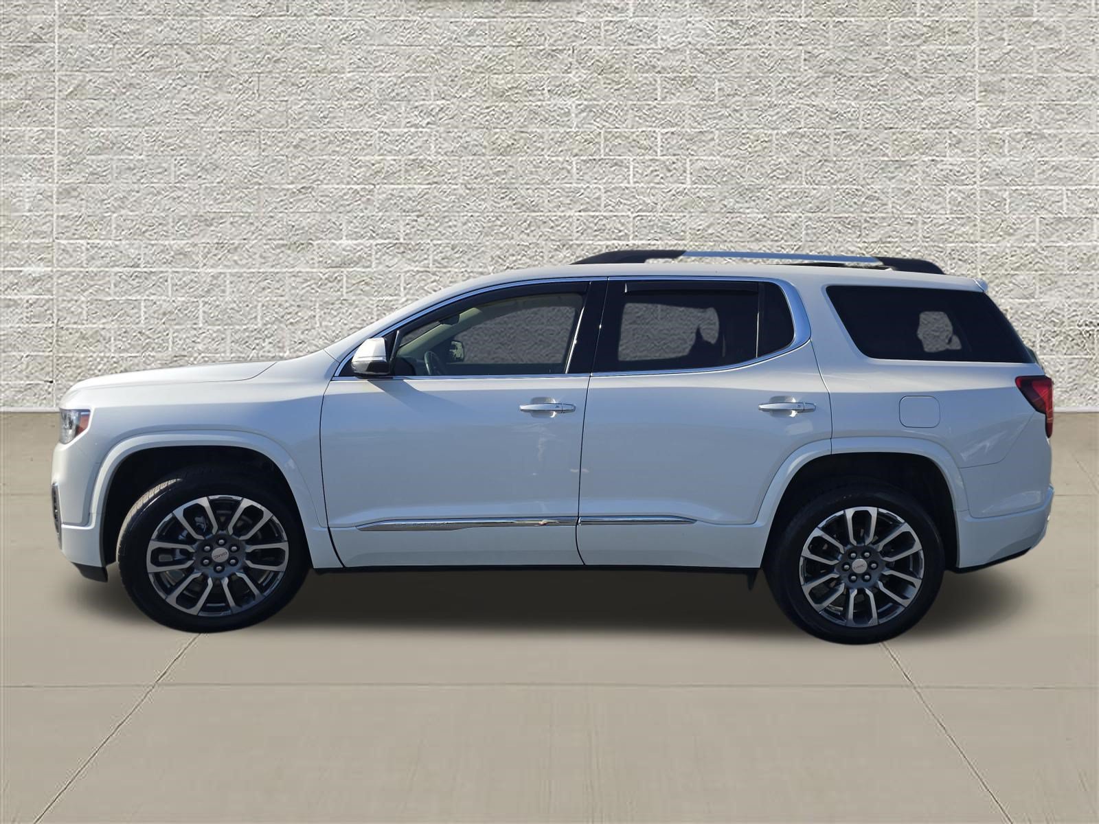 Used 2021 GMC Acadia Denali w/ Denali Technology Package AWD/4WD image 4