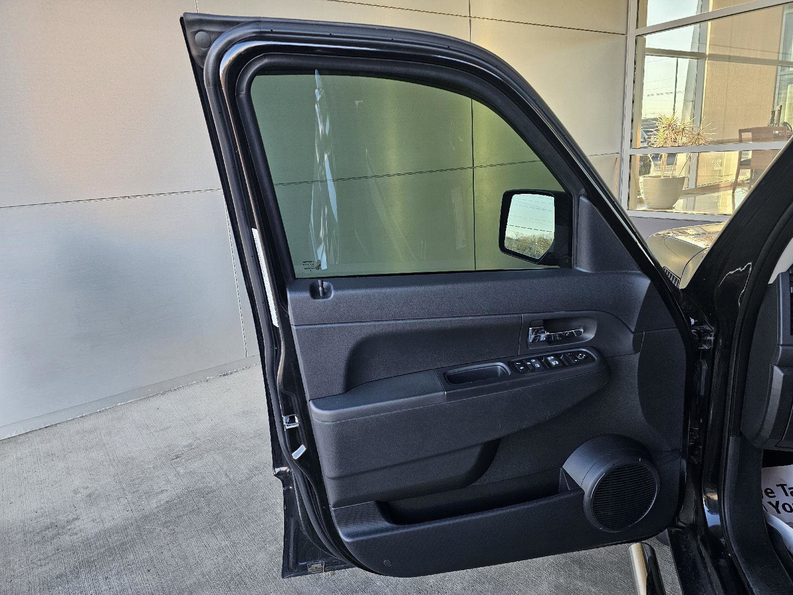 Used 2012 Jeep Liberty Sport image 18