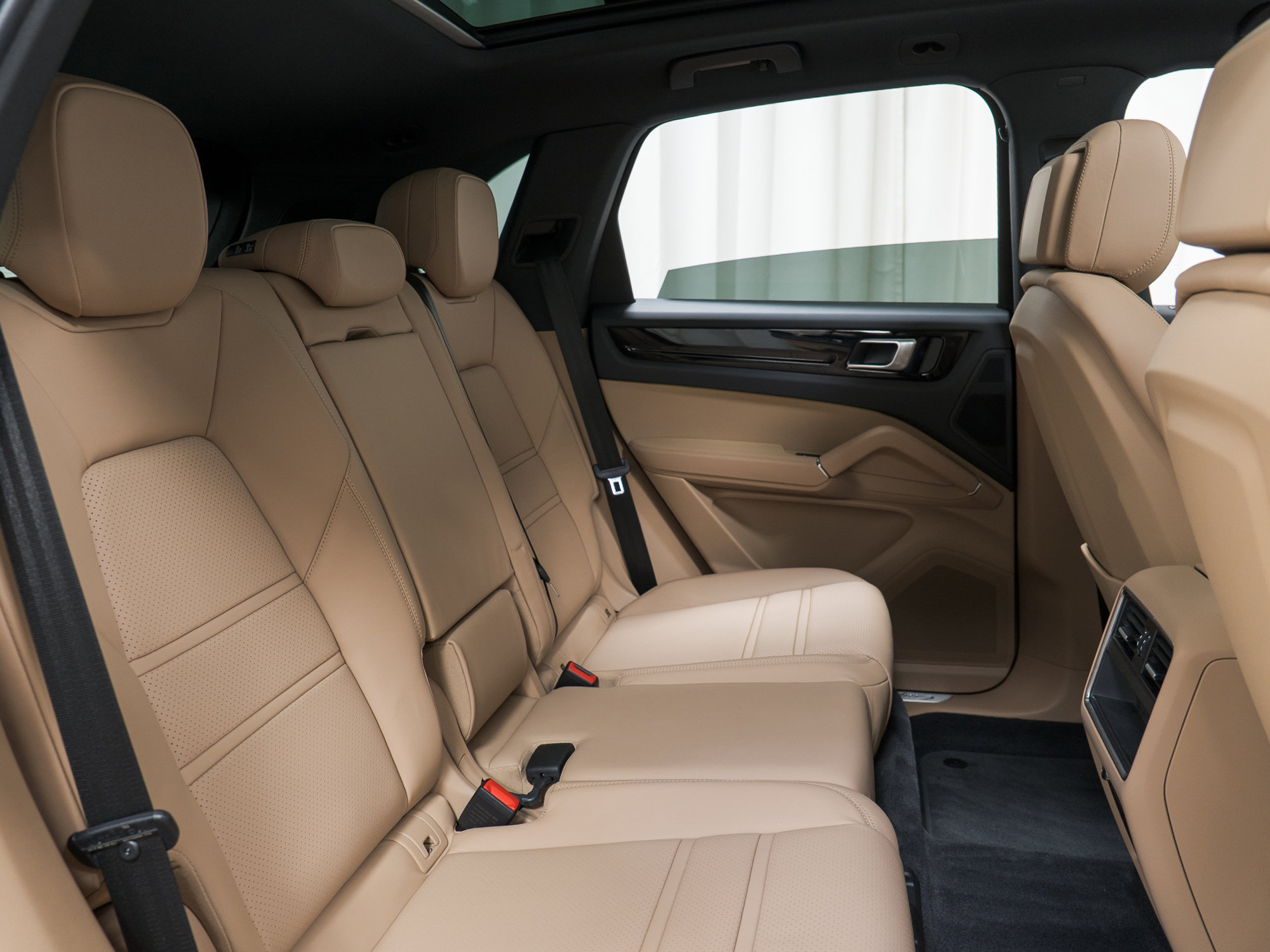 Certified 2023 Porsche Cayenne image 28