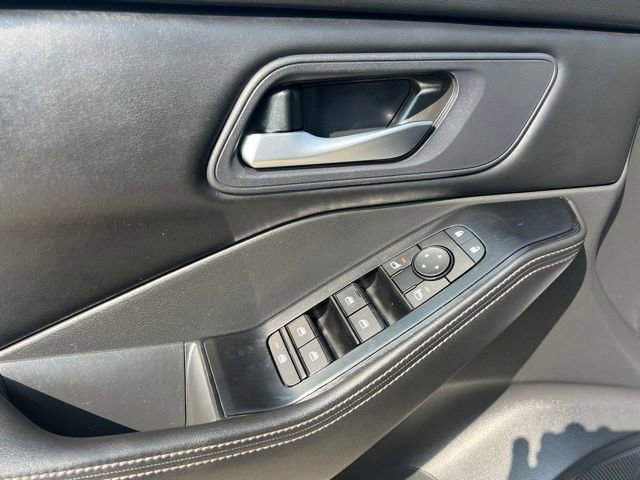 Used 2024 Nissan Rogue SV image 28