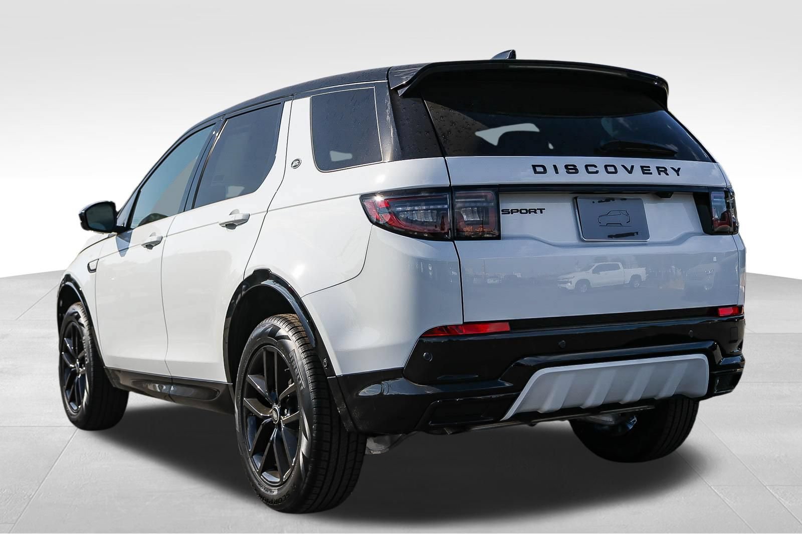 New 2026 Land Rover Discovery Sport Landmark AWD/4WD image 7