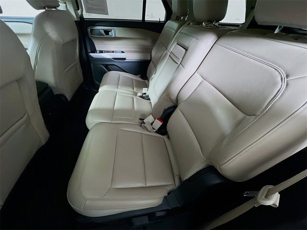 Used 2024 Ford Explorer XLT w/ Equipment Group 202A image 22