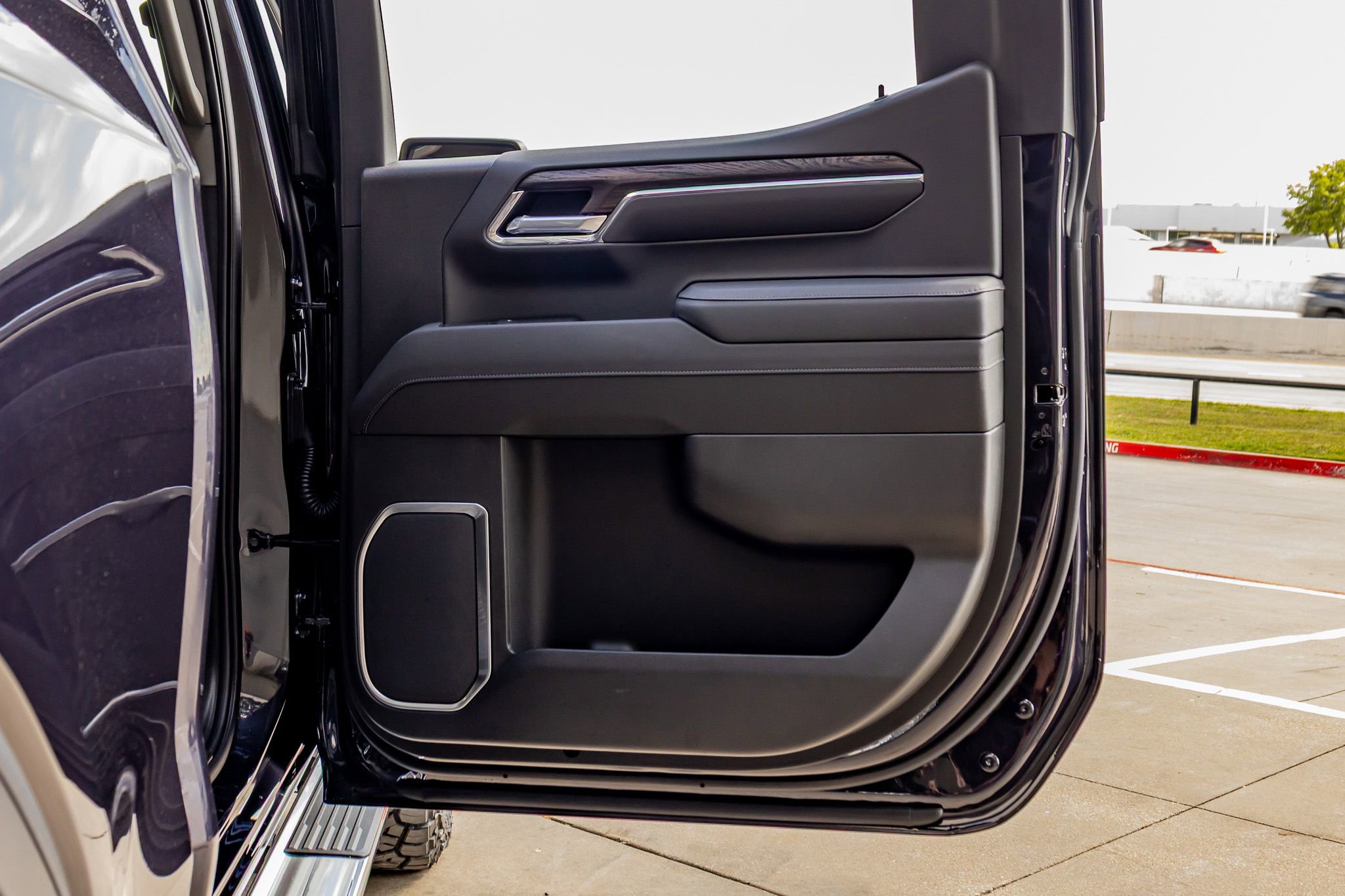 Used 2026 GMC Sierra 1500 SLT w/ SLT Premium Plus Package image 39