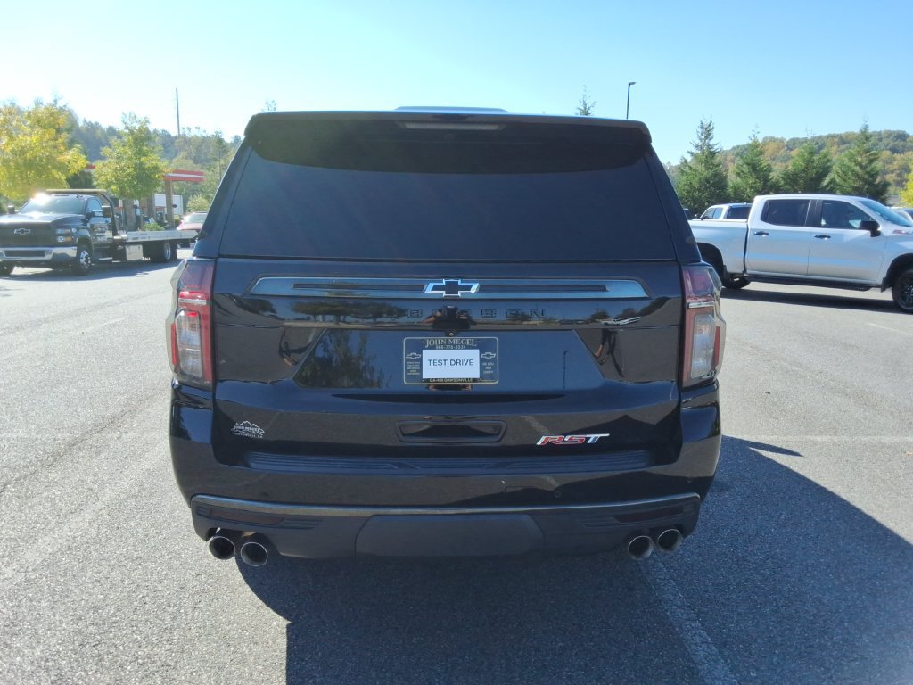 Used 2022 Chevrolet Suburban RST w/ Sport Performance Package AWD/4WD image 6