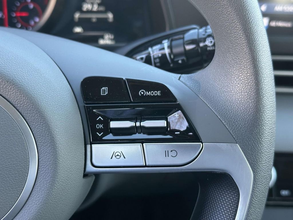 Used 2023 Hyundai Elantra SEL FWD image 18