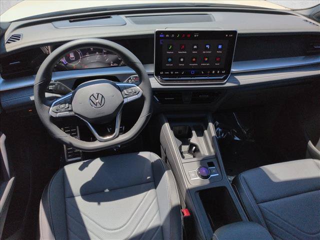 New 2026 Volkswagen Tiguan SE R-Line FWD image 15