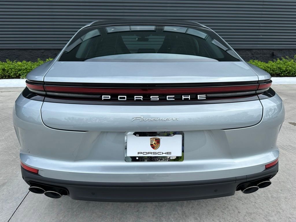 Used 2025 Porsche Panamera image 11
