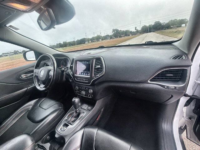 Used 2021 Jeep Cherokee Trailhawk AWD/4WD image 28