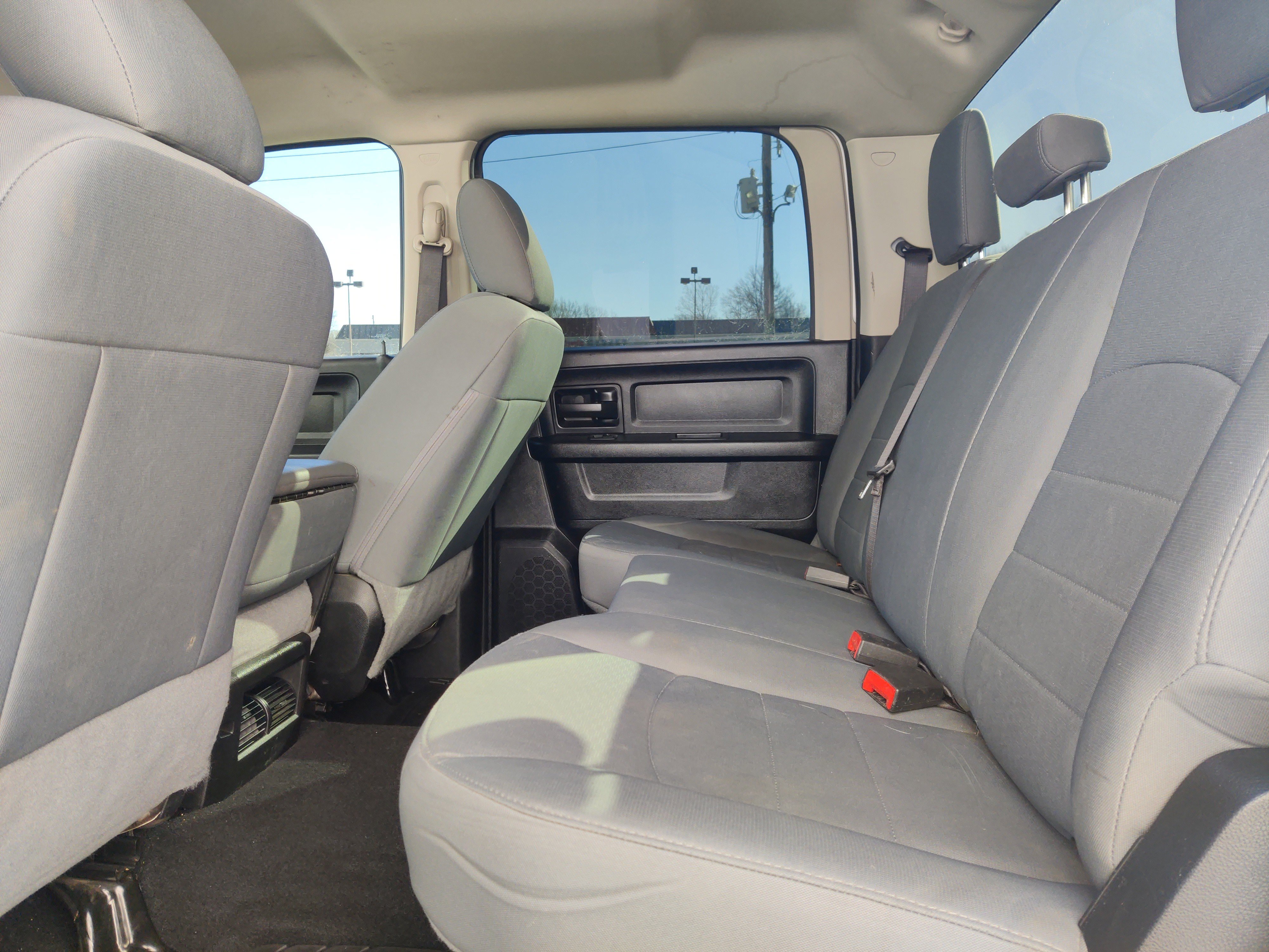 Used 2018 RAM 2500 Tradesman w/ Chrome Appearance Group image 16