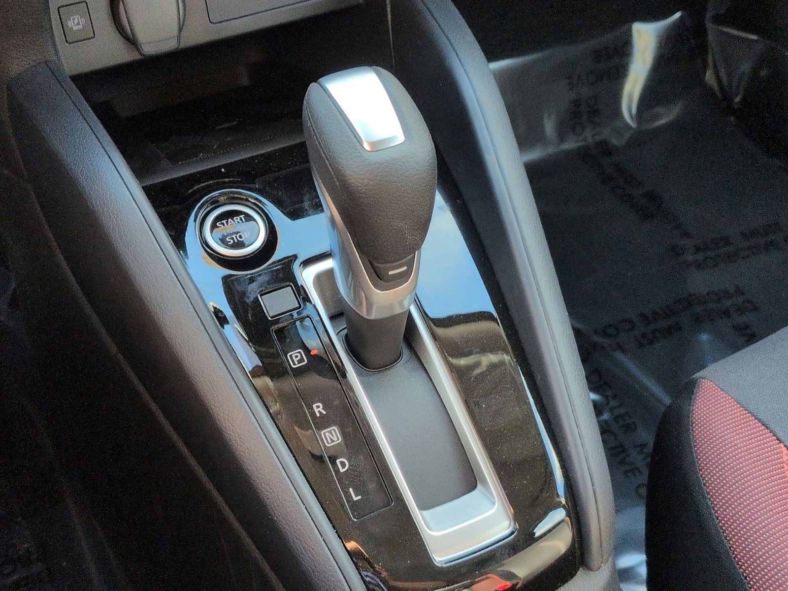 New 2025 Nissan Versa SR w/ Trunk Package image 18