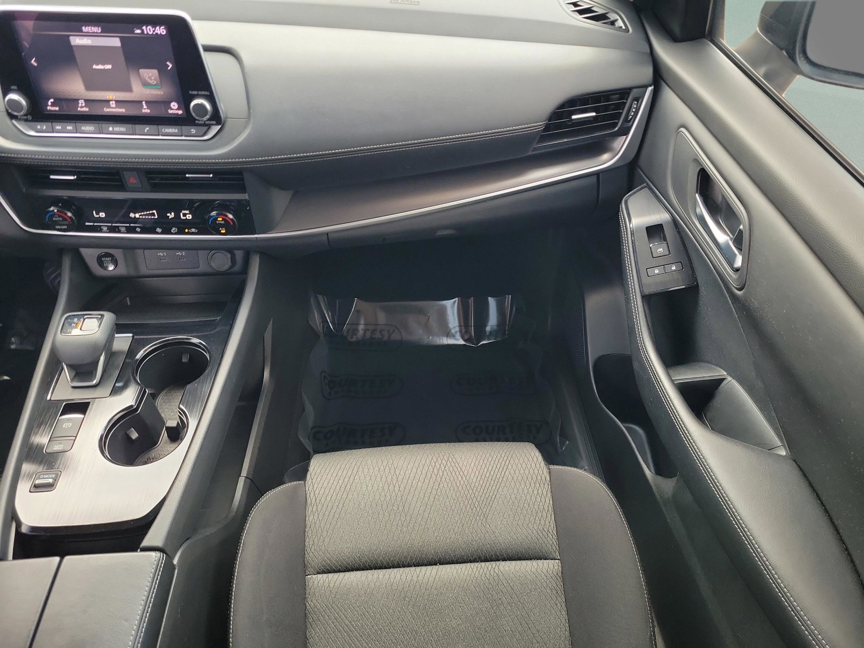 Certified 2024 Nissan Rogue SV image 18