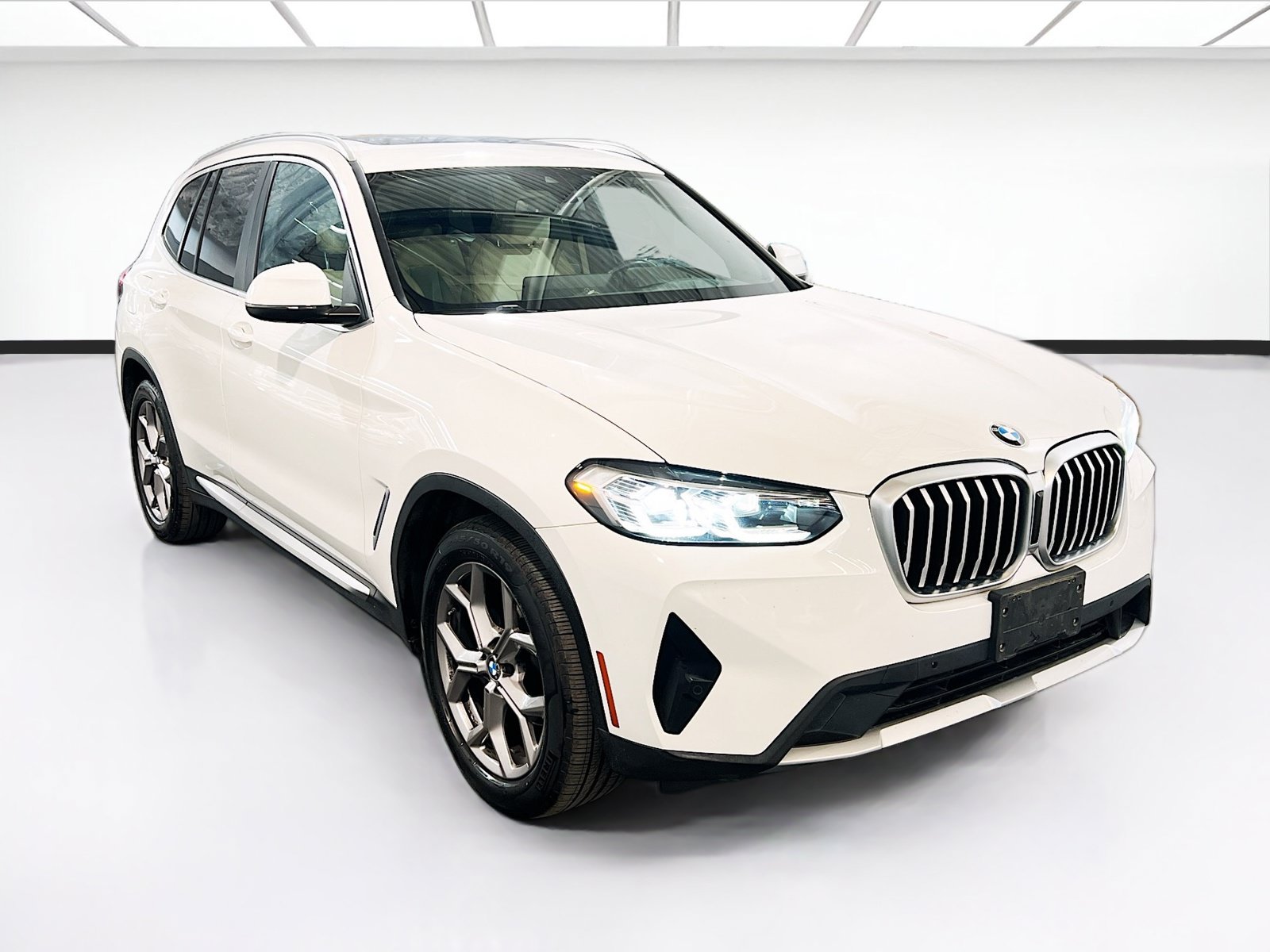 Used 2022 BMW X3 sDrive30i w/ Convenience Package w/ZPA RWD image 3