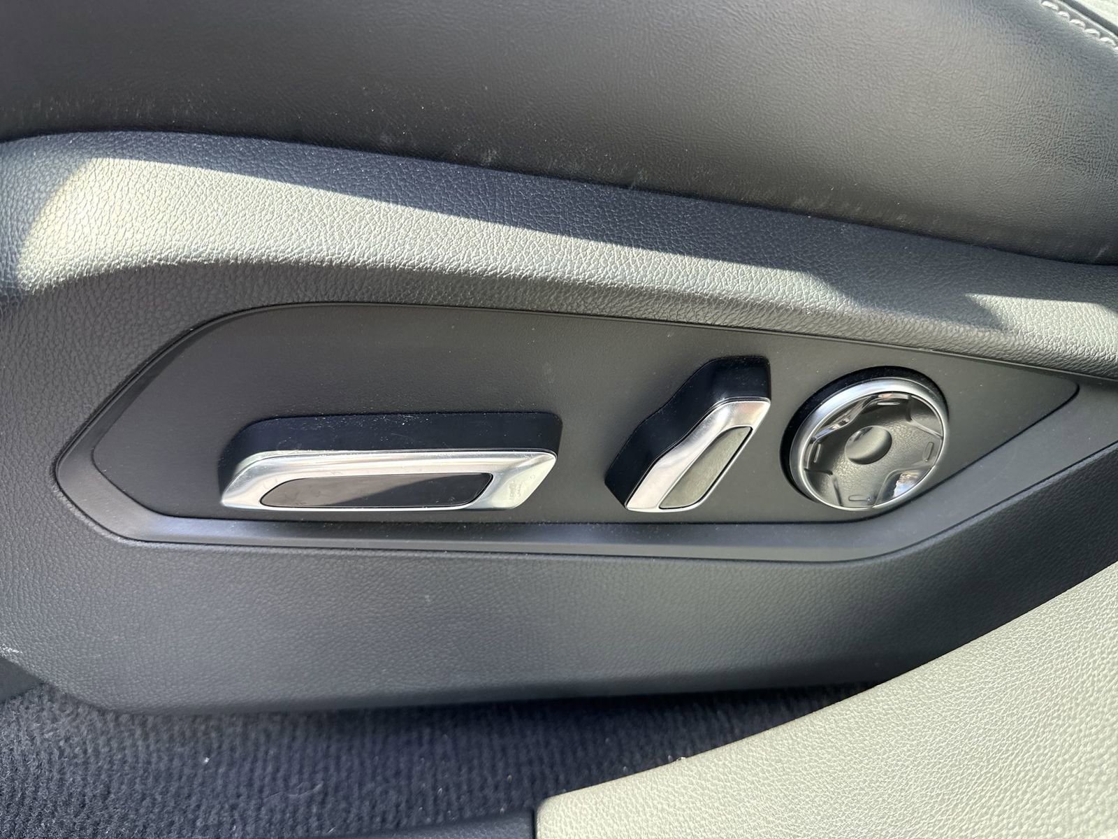 Used 2024 Acura RDX w/ Technology Package image 12