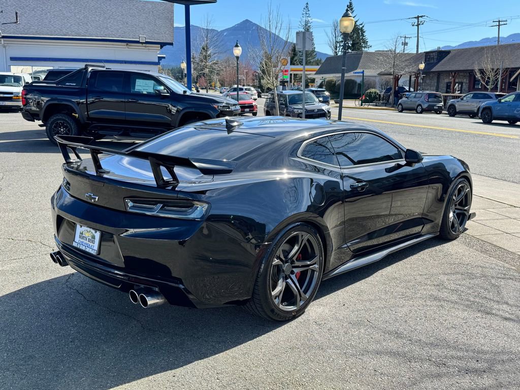 Used 2018 Chevrolet Camaro SS image 6