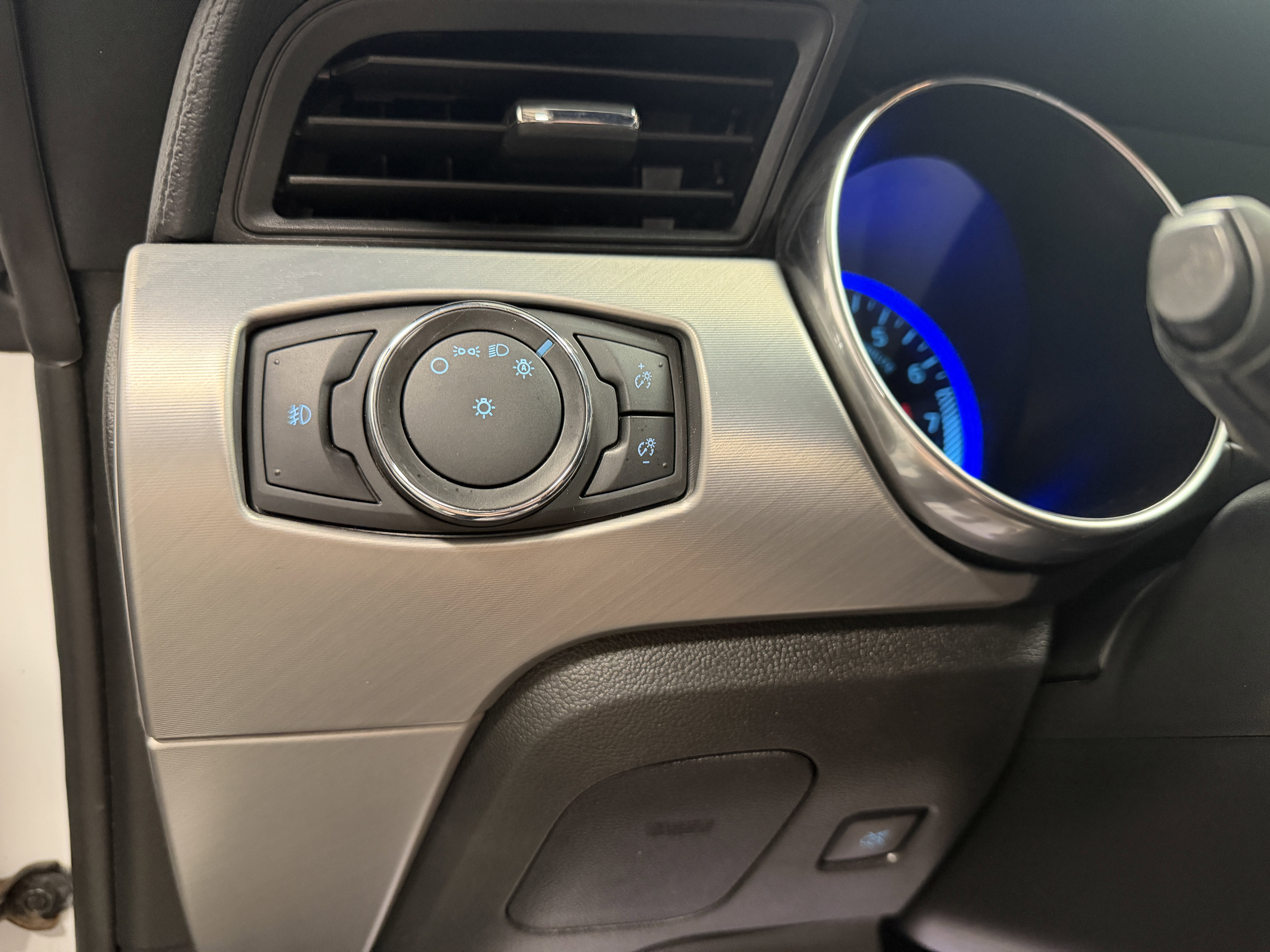 Used 2021 Ford Mustang Premium RWD image 17