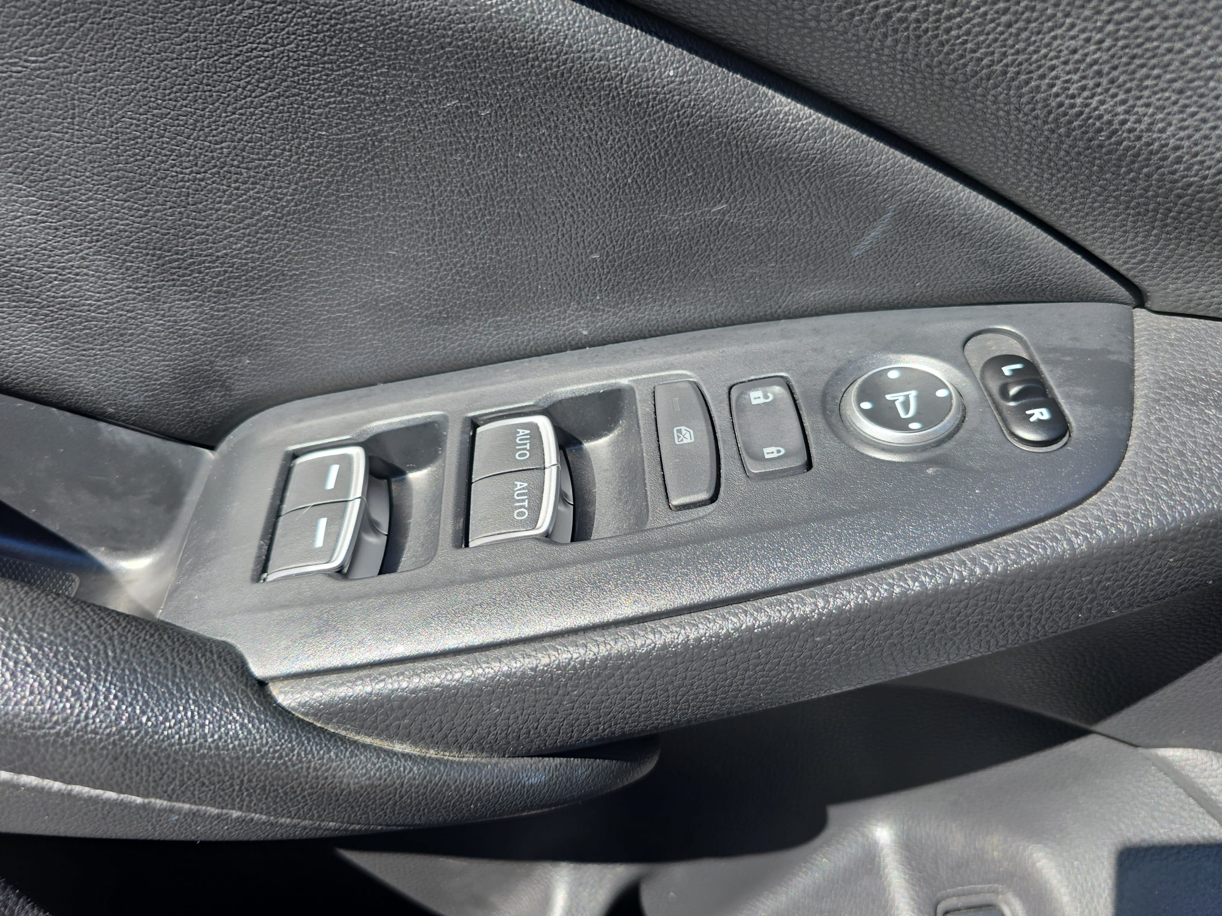 Used 2020 Honda Accord EX image 25
