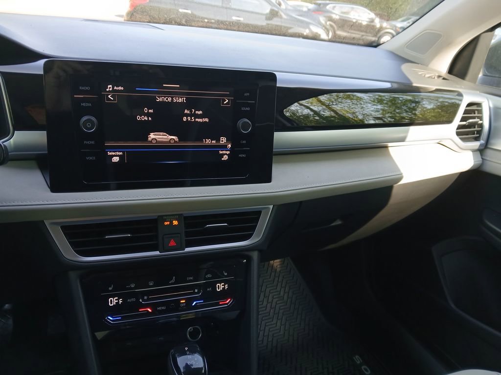 New 2026 Volkswagen Taos SE image 17