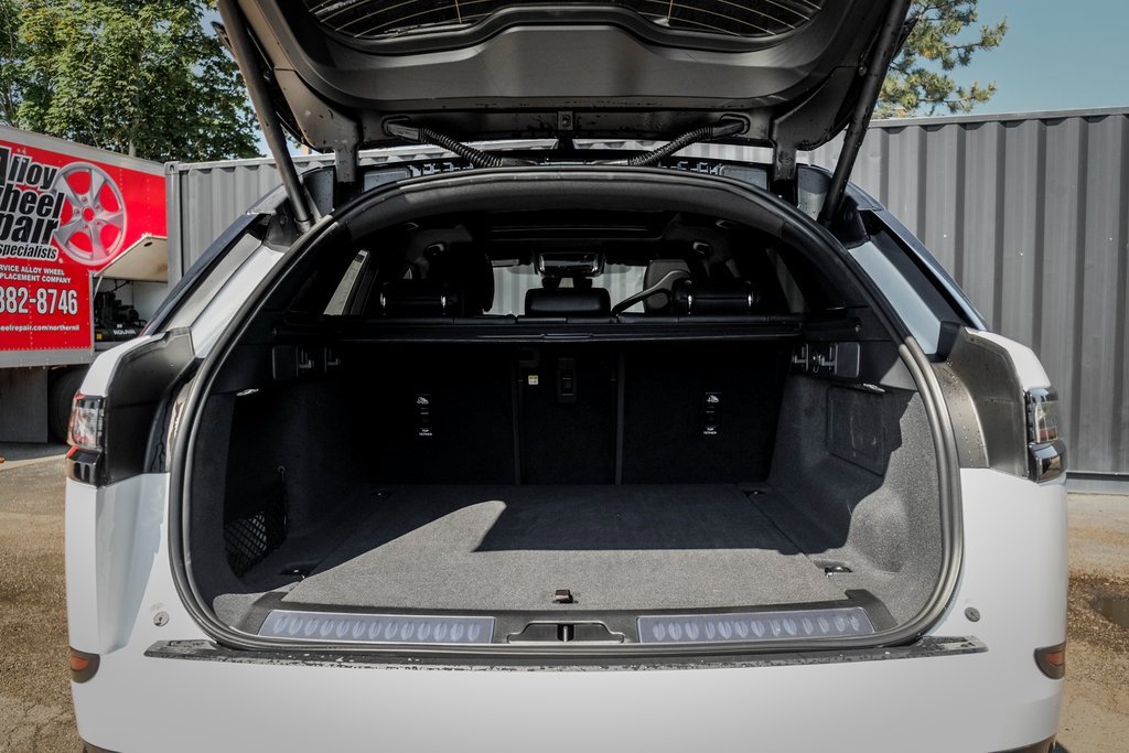 New 2026 Land Rover Range Rover Velar Dynamic SE image 9