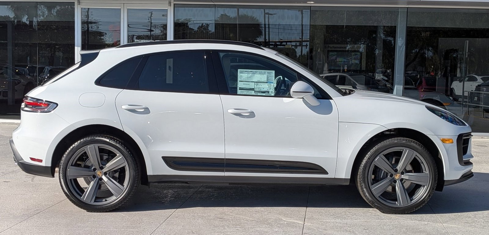 New 2026 Porsche Macan AWD/4WD image 8