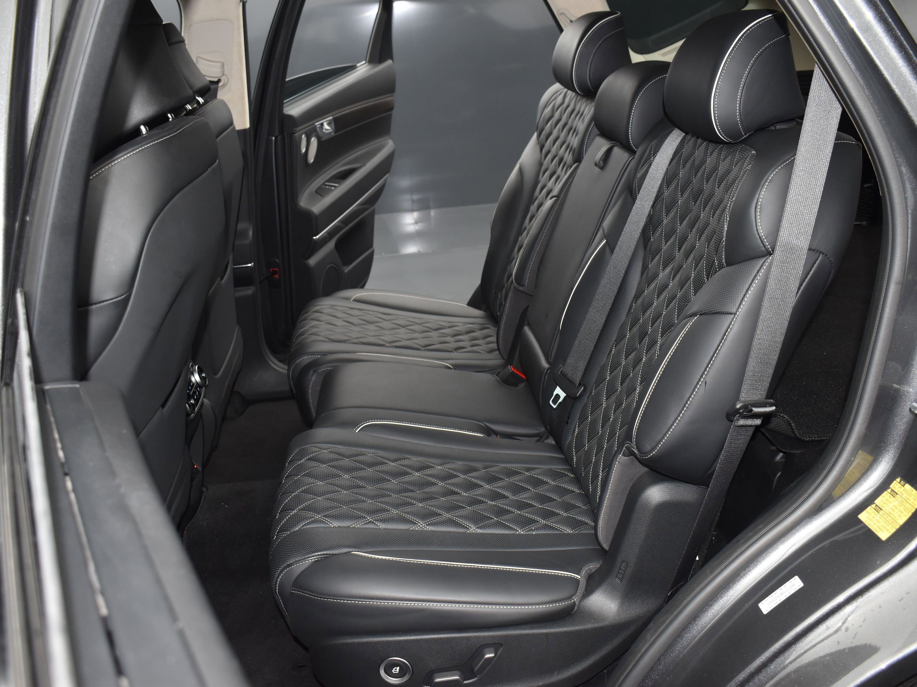 Used 2023 Genesis GV80 3.5T w/ Prestige Package image 22