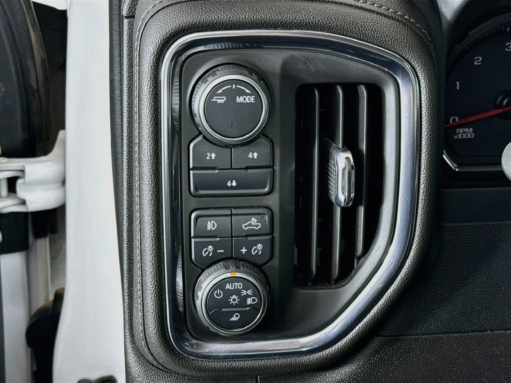 Used 2023 Chevrolet Silverado 3500 LT w/ Convenience Package AWD/4WD image 9