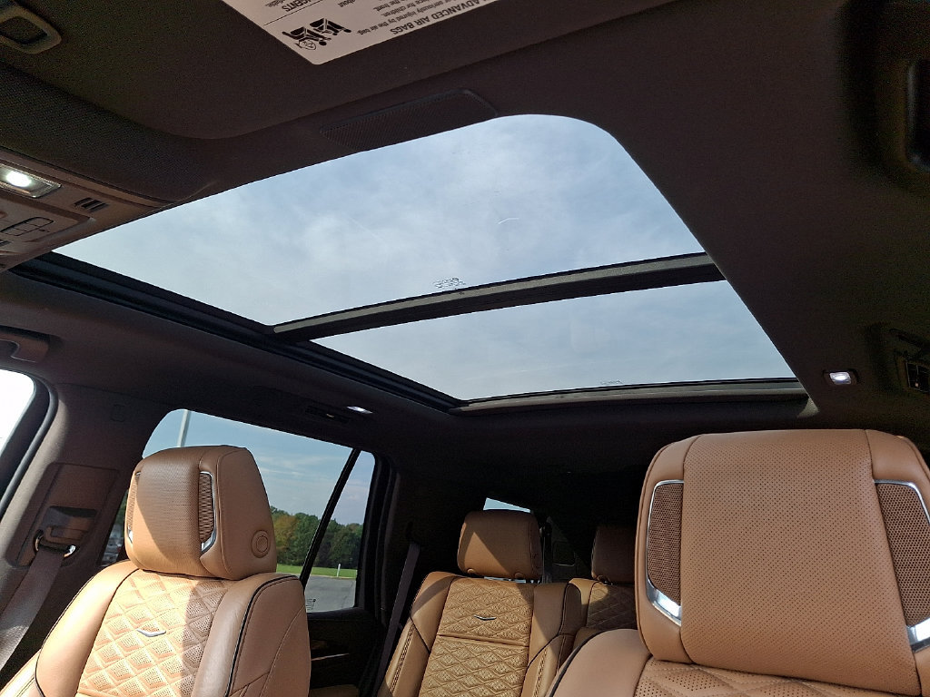 Certified 2021 Cadillac Escalade Premium Luxury w/ Performance Package AWD/4WD image 16