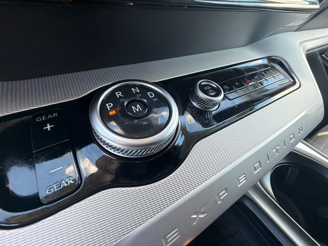 Used 2025 Ford Expedition Active AWD/4WD image 34
