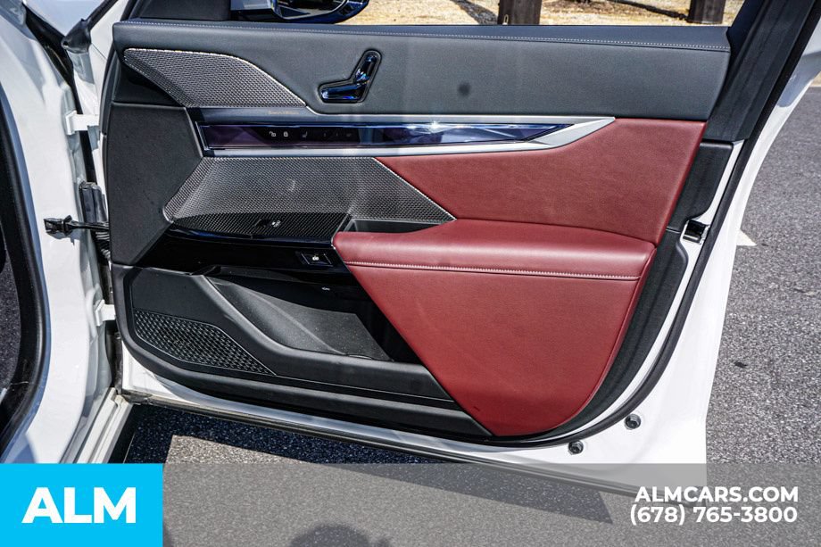 Used 2025 BMW i7 eDrive50 w/ M Sport Package RWD image 59