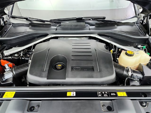 Certified 2024 Land Rover Range Rover Sport SE AWD/4WD image 36